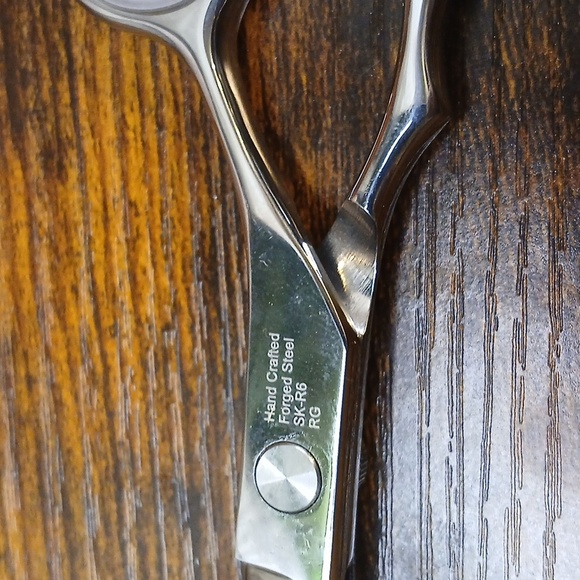 Paul Mitchell Professional Right-Handed Silver Shears - Picture 3 of 5
